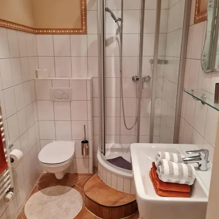 Gaestehaus Cafe Orth 21 *