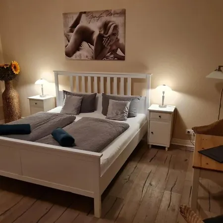 Gaestehaus Cafe Orth 21