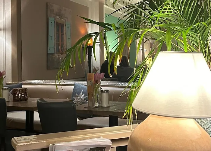 Gaestehaus Cafe Orth 21 *